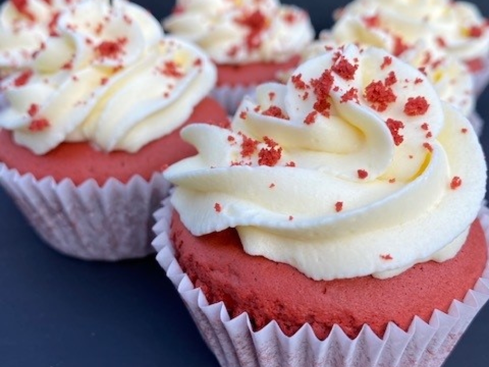 12 red velvet cup cakes