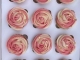 12 wit met roze cup cakes